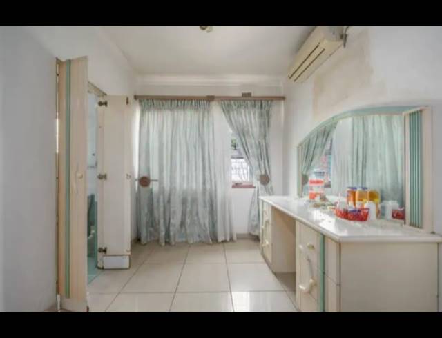 5 BEDROOM HOUSE FOR SALE IN ISIPINGO HILLS
